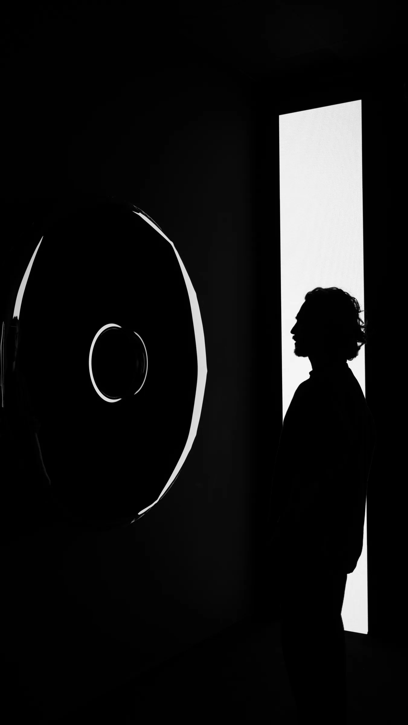 MIRROR VOID - immersive design with Oskar Zięta’s mirrors as resonators